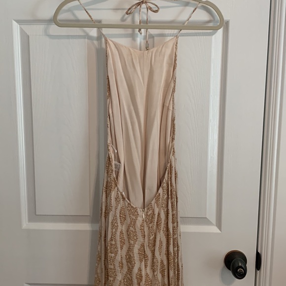 Halter, tie front, backless jumpsuit - Picture 4 of 7